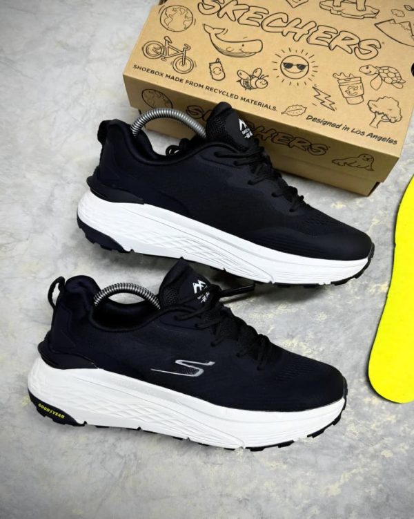 SKECHERS MAX CUSHIONING