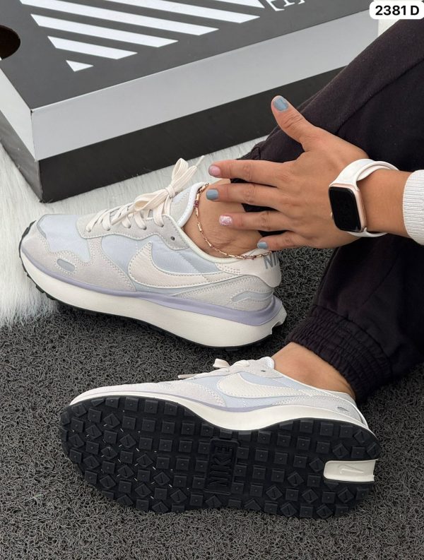 NIKE WAFFLE