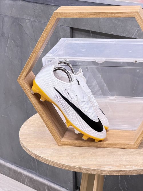 GUAYO N1k3 MERCURIAL MIL