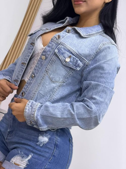 CHAQUETA EN JEANS