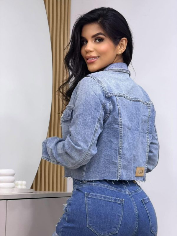 cfbf9cd4-7c9e-41c7-bae6-b9817d1556e2.jpg CHAQUETA EN JEANS
