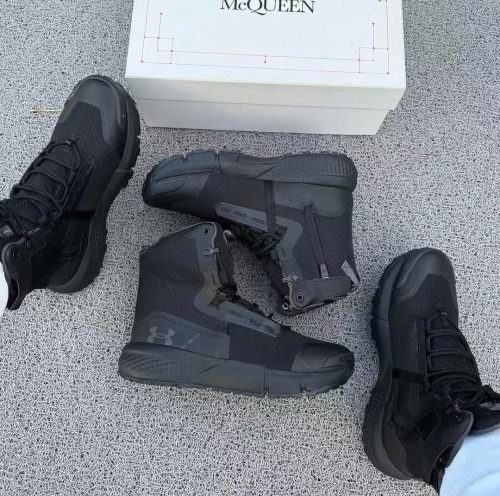 BOTA UNDER ARMOUR