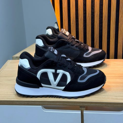 26d7ba7a-078e-4b03-bde0-e7123b894a2d.jpg VALENTINO